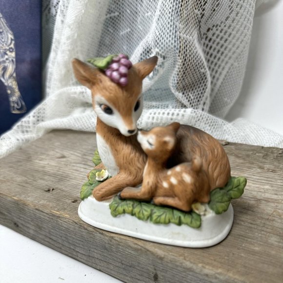 Vintage Porcelain  Mother Deer Doe & Baby Fawn Figurine - Picture 2 of 7